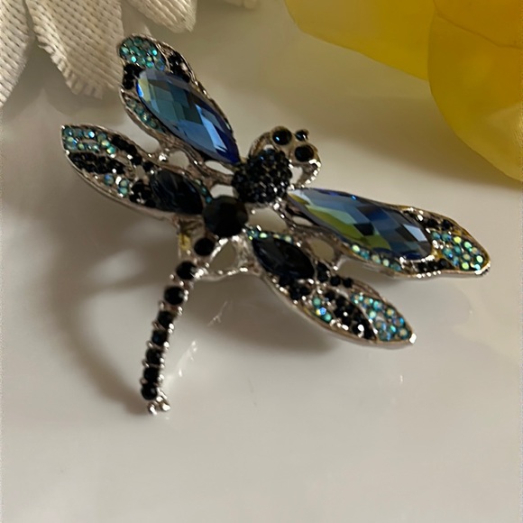unbranded Jewelry - Rhinestones Insect Dragonfly Brooch Pin